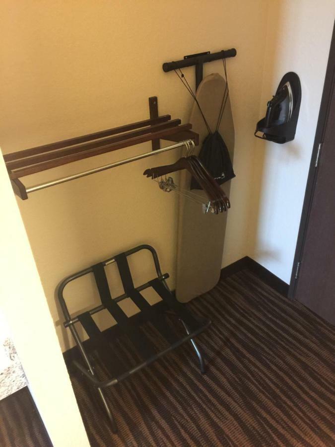 Cobblestone Inn & Suites Maryville Eksteriør billede
